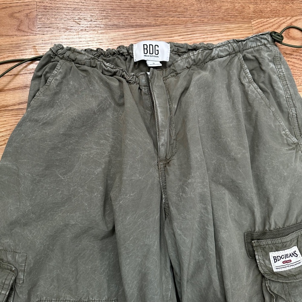 Women's Olive Green Cargo Pants - Casual Utility Style - Picture 7 of 15